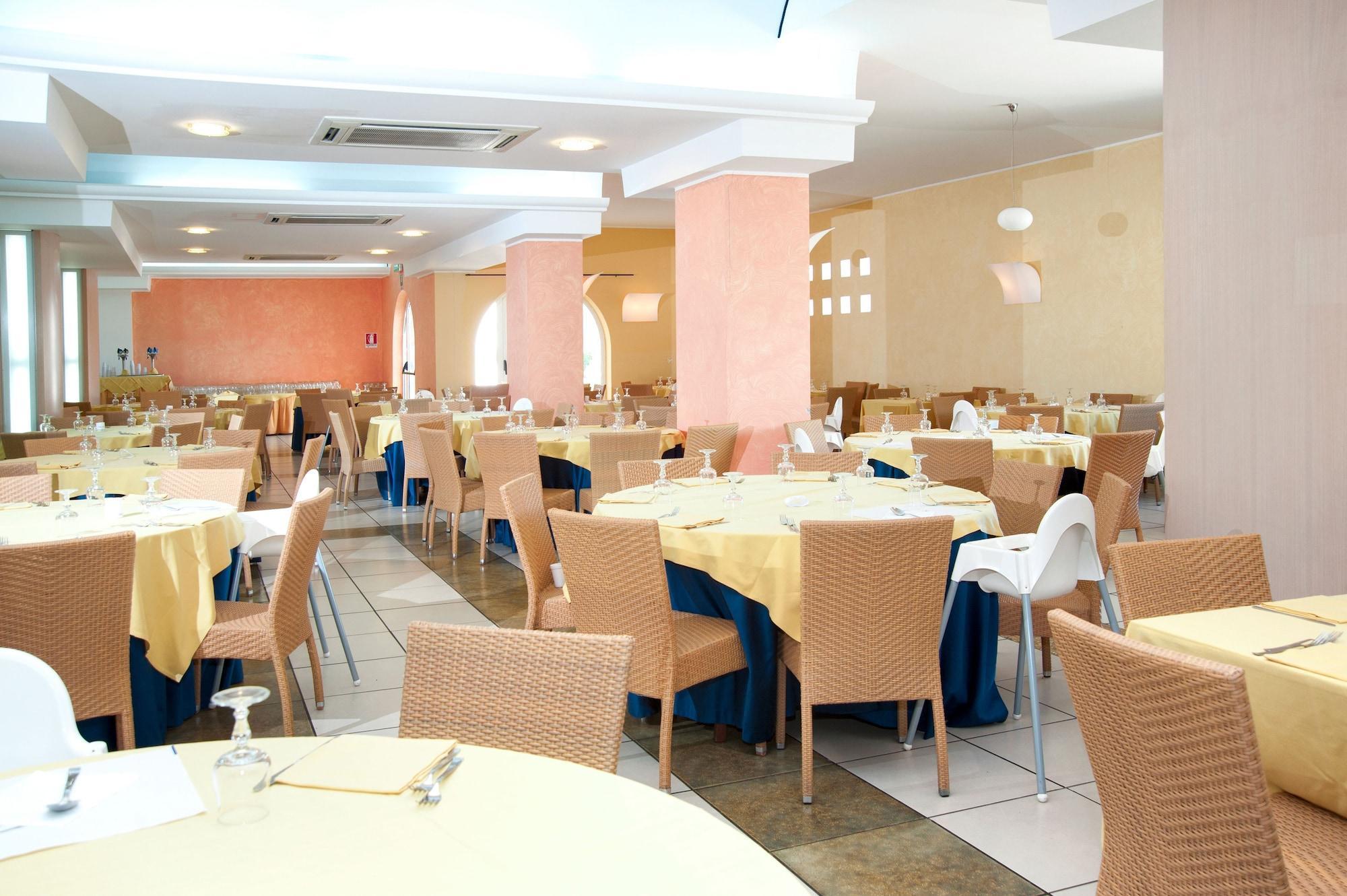Futura Club Torre Rinalda Hotel Buitenkant foto