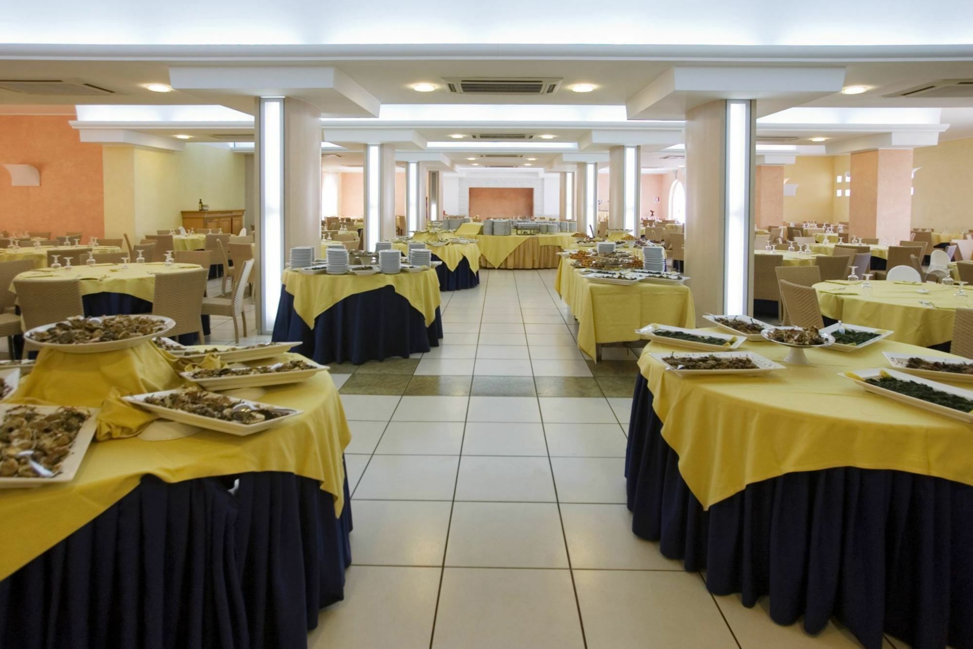 Futura Club Torre Rinalda Hotel Buitenkant foto